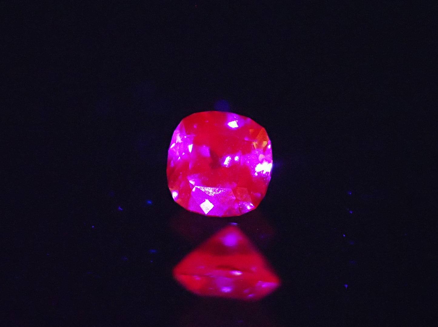 Synthetic Garnet UV Reactive